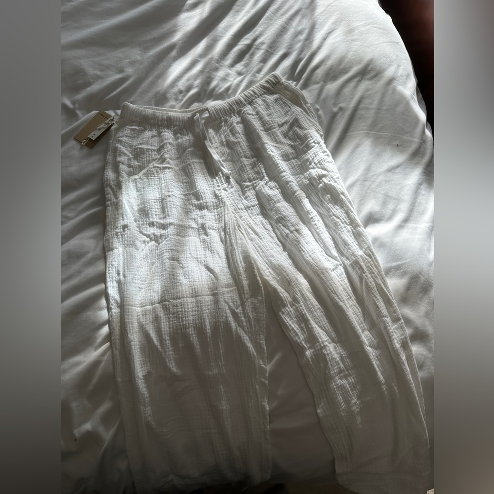 COPY - Aritzia white sail pants brand new